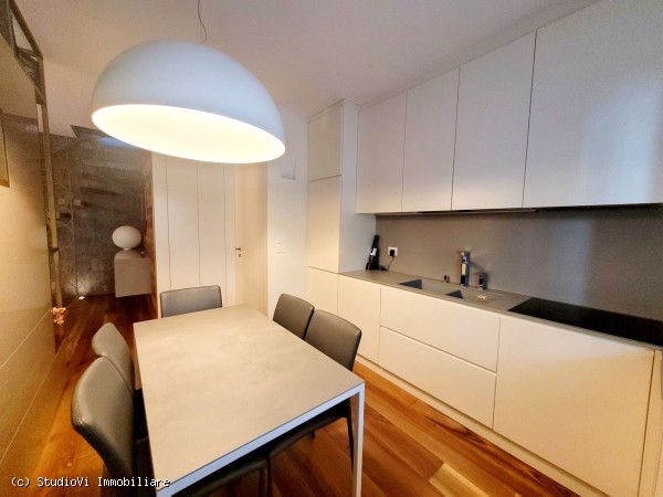 ATTICO 5 LOCALI CON TERRAZZO ATTICO 5 LOCALI CON TERRAZZO