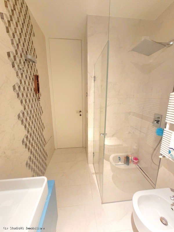 ATTICO 5 LOCALI CON TERRAZZO ATTICO 5 LOCALI CON TERRAZZO