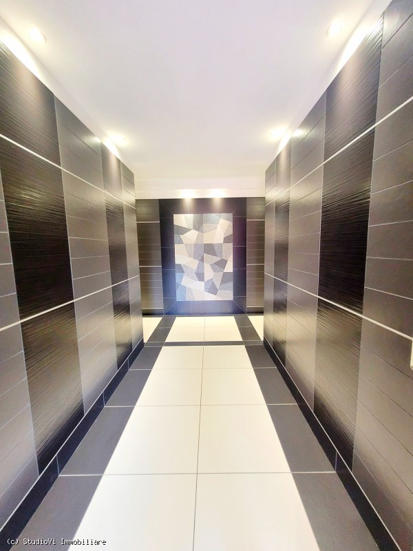 ATTICO 5 LOCALI CON TERRAZZO ATTICO 5 LOCALI CON TERRAZZO