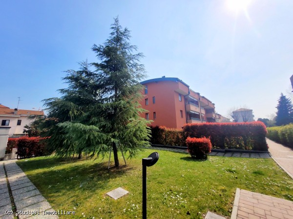 ATTICO 5 LOCALI CON TERRAZZO ATTICO 5 LOCALI CON TERRAZZO