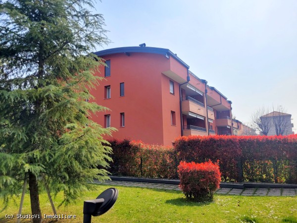 ATTICO 5 LOCALI CON TERRAZZO ATTICO 5 LOCALI CON TERRAZZO