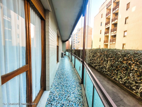 4 LOCALI VIA GOLDONI