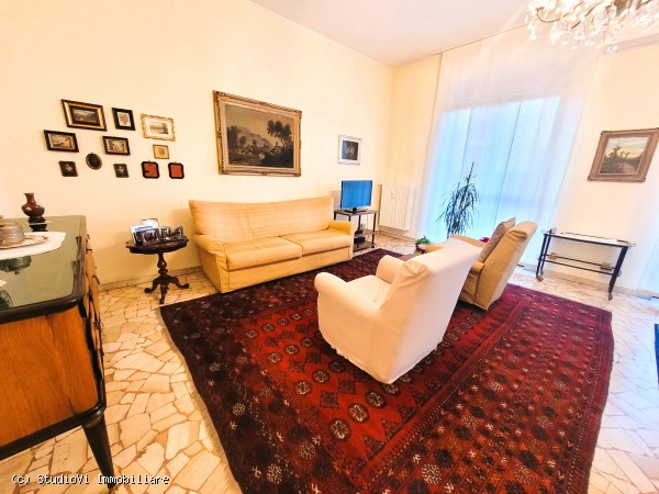 4 LOCALI VIA GOLDONI