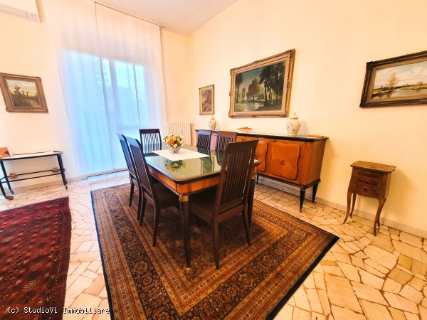 4 LOCALI VIA GOLDONI